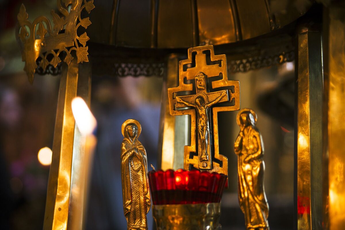 Отпевание усопшего - это один из ключевых ритуалов в православной традиции