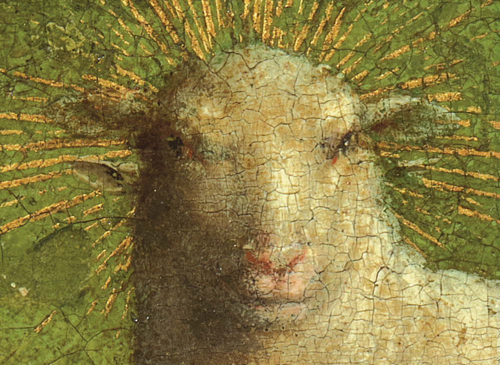 Агнец, кисти Яна Ван Эйка не виден из-под плотной сплошной записи, ему ещё только предстоит быть вновь открытым для зрителей... Но, если присмотреться... Кое-что выглядывает из-под записи.