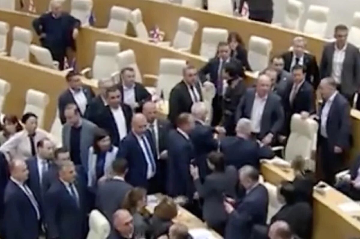    В Грузии в понедельник запустят процедуру преодоления вето президента