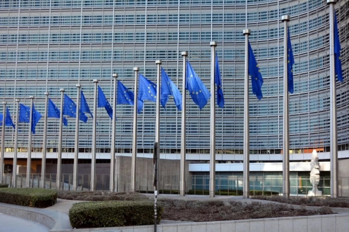    Economist: ЕС сложно помогать Украине из-за дефицита взрывчатых веществ