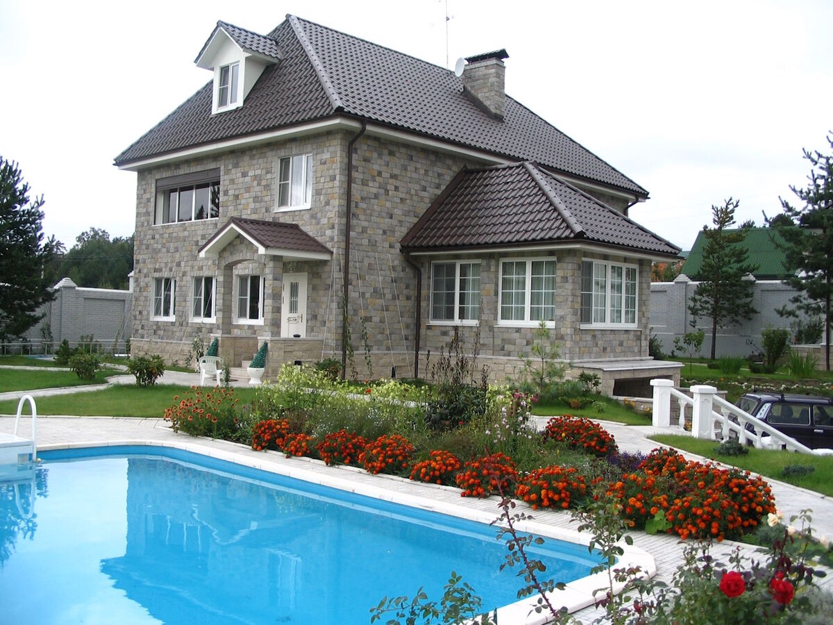 Коллекция "Старый замок" (Фасад), Коллекция "Выветренный туф" (Цоколь)