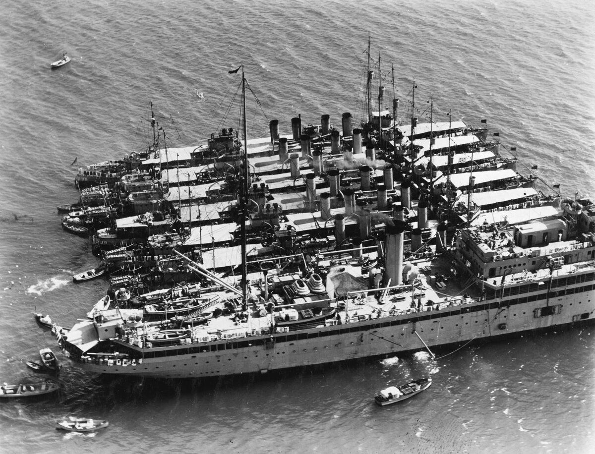 Американские «гладкопалубники» с плавбазой эсминцев AD-3 «Доббин»
в 1928 году