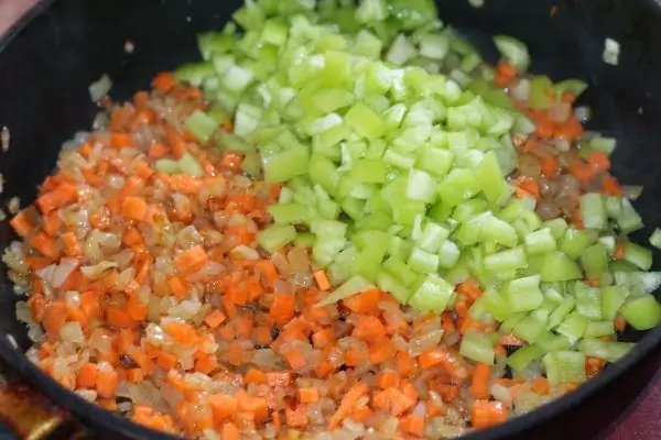 Сельдерей приобретает ореховый вкус при жарке