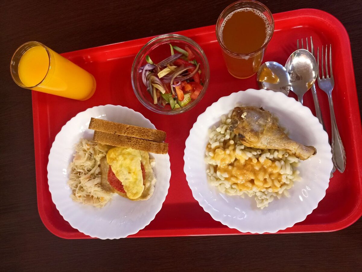 Два вторых, салат, компот, морс