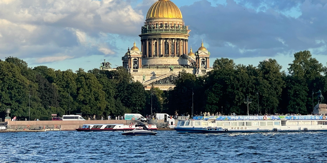 100 причин съездить в Петербург: любовь, красота и немного грусти в день рождения