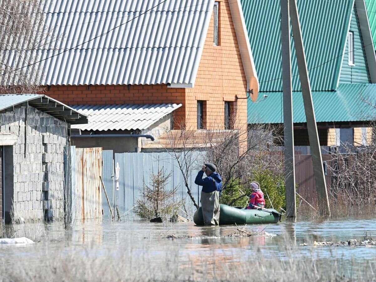    Паводок в Оренбурге© РИА Новости / Максим Богодвид