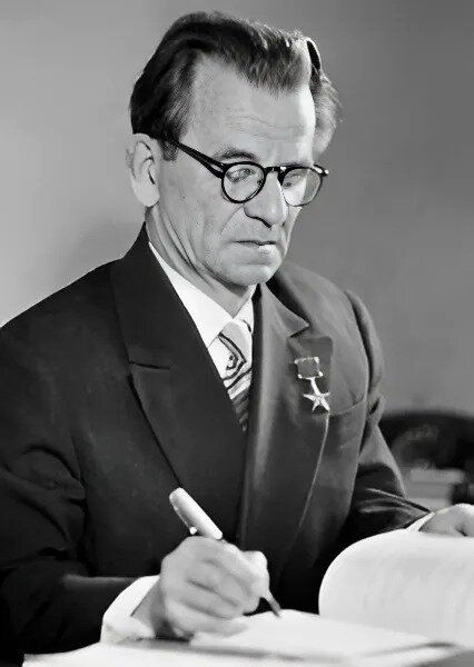 Сергей лебедев биография личная жизнь Лебедев кто это фото Сервис Левша