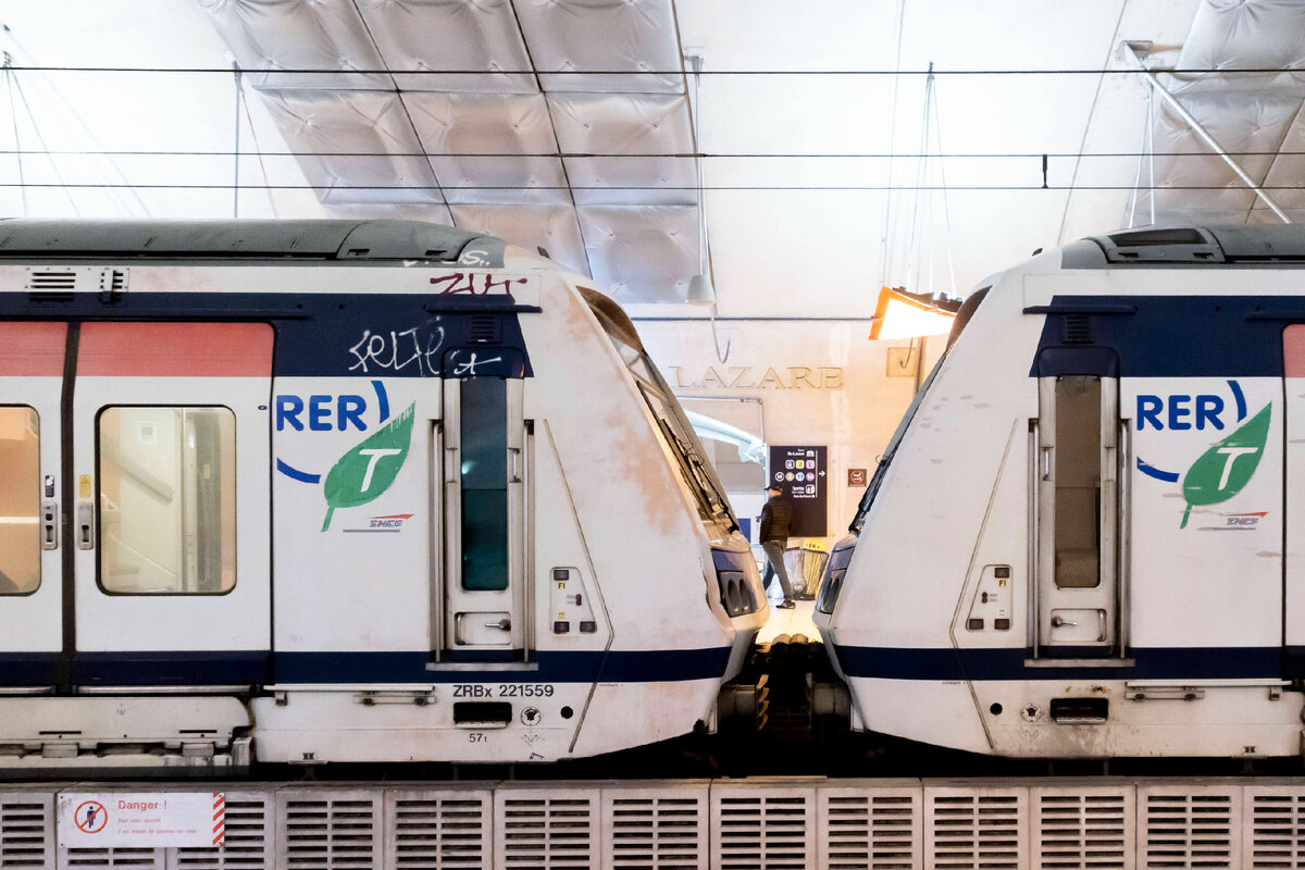 IMAGO/Vincent Isore/Globallookpess. Тем временем, транспортники проводят забастовки. 