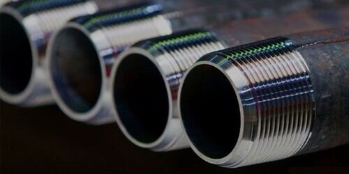 Стальные сварные и резьбовые элементы (фитинги) трубопровода нашли свое применение в различных сферах производства, добычи полезных ископаемых, теплоснабжения, отопления, водоснабжения. Основными задачами соединительных частей трубопровода являются организация изгибов, присоединение дополнительных труб, выполнение разборных соединений для монтажа / демонтажа стальных задвижек и других видов арматуры. Детали трубопровода обычно характеризуются конструкцией, материалом изготовления, температурой транспортируемой среды и максимальным рабочим давлением. 