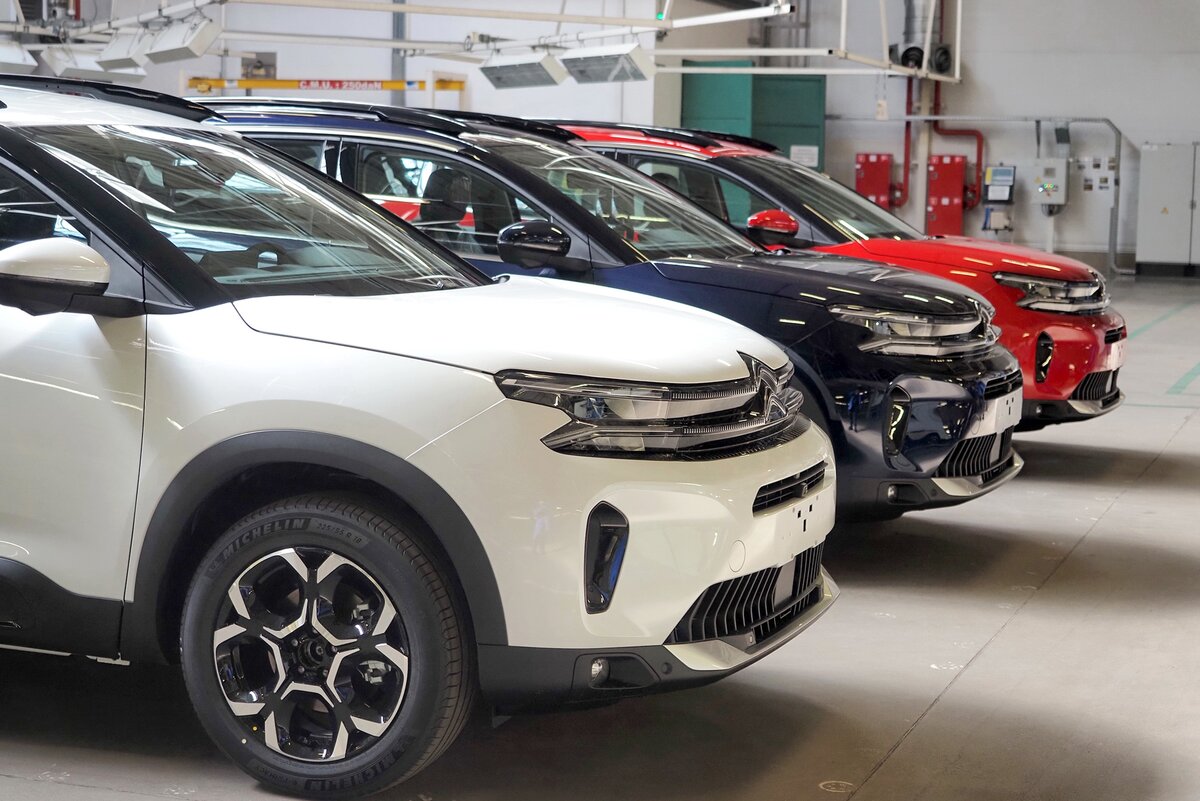 Стартовали продажи кроссовера Citroen С5 Aircross российского производства:  8-ступенчатый «автомат», 3 года гарантии и прямая скидка 300 тыс. рублей |  iXBT.com | Дзен