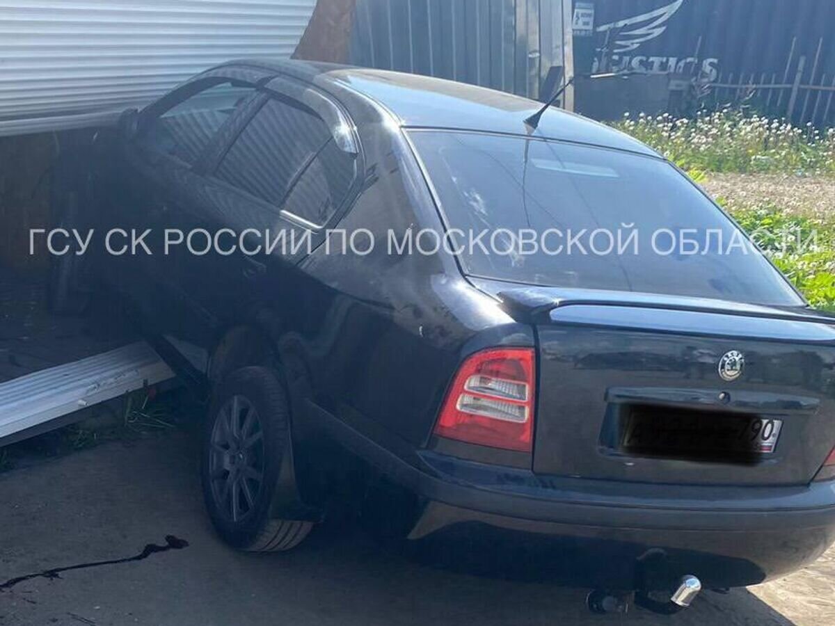    Место происшествия, где мужчина переехал девушку на машине у кафе на Минском шоссе© Фото : ГСУ СК России по Московской области/Telegram