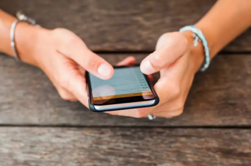 Что изменится у пользователей смартфонов? Фото: dzen.ru