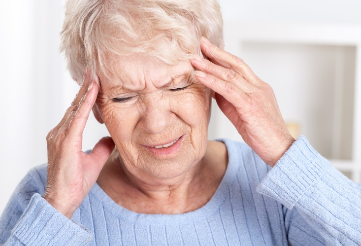 Головные боли становятся более частым явлением у пожилых людей из-за старения организма и замедления многих его функций.