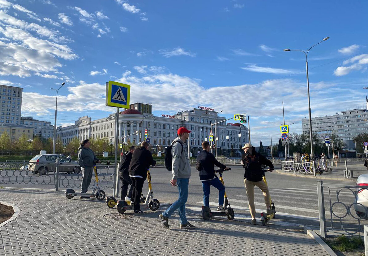 В Екатеринбурге могут полностью запретить самокаты.  Фото: ФедералПресс / Анастасия Алимпиева