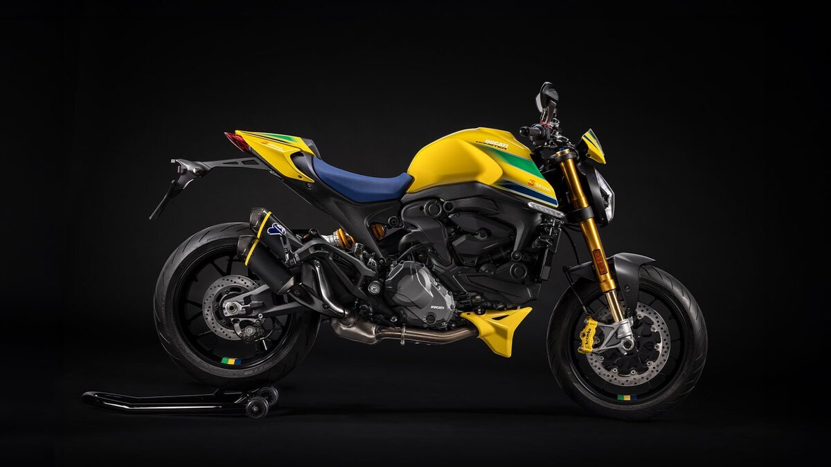 Ducati Monster Senna окрашен в желтый, зеленый и синий — цвета бразильского флага. Именно это сочетание навевает воспоминания о культовом дизайне шлема Айртона Сенны.-2