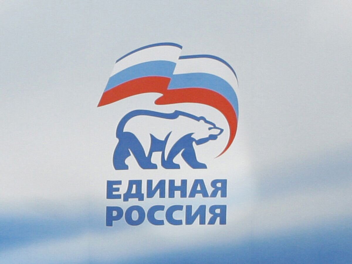    Эмблема партии "Единая Россия"© РИА Новости / Алексей Дружинин