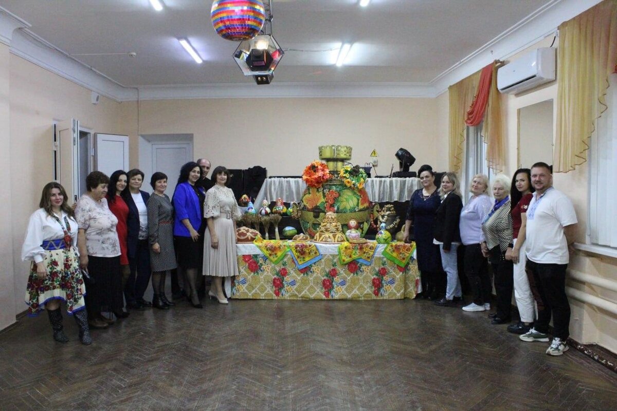 Вечер, посвященный Дню народного единства «Мы – братство народов великой страны», где были представлены русская, белорусская и армянская культуры.