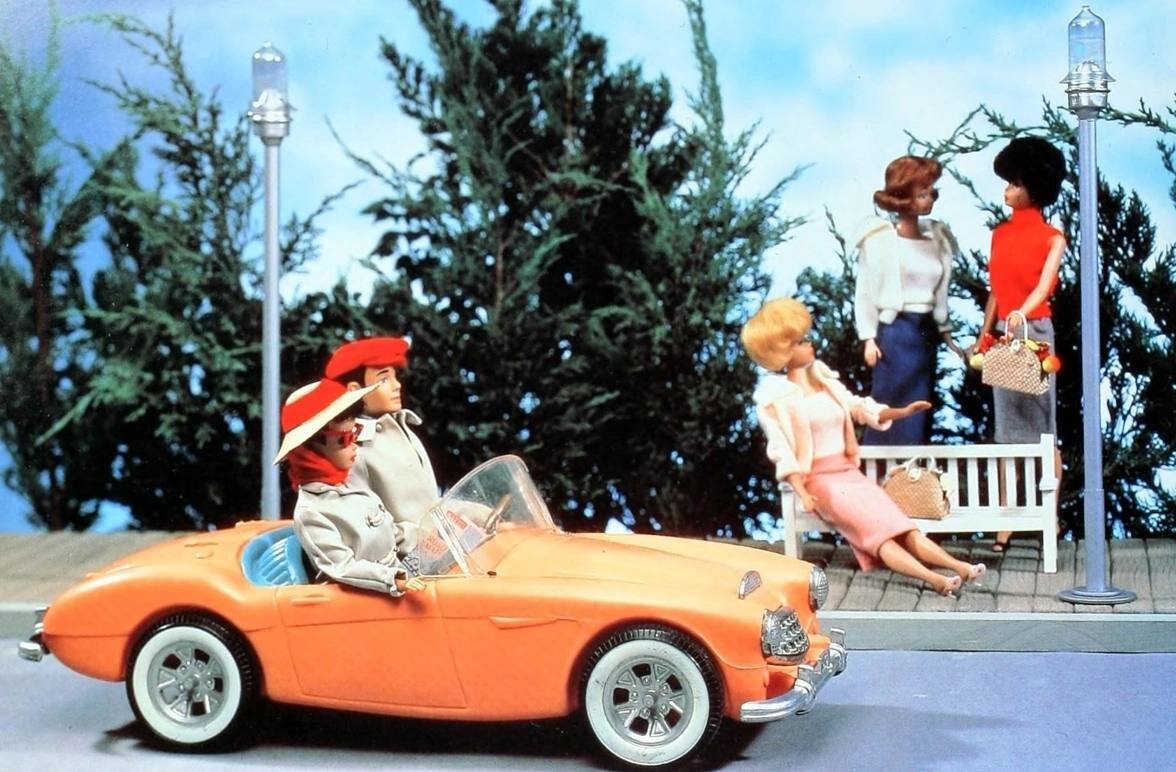 Барби развивает скорость: первый автомобиль куклы 1962 года! | Barbie  Millicent Roberts | Дзен