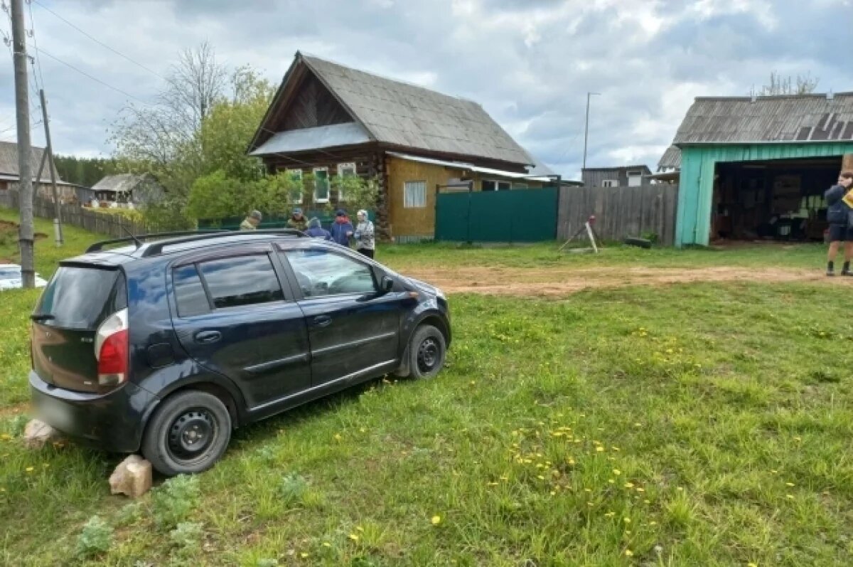    Автомобиль поехал и сбил пенсионера. Мужчина от удара погиб.