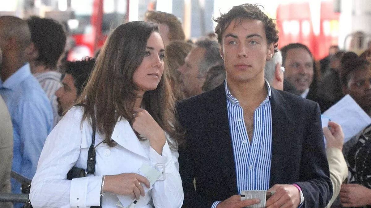 Paul is kate s brother. Брат Кейт Миддлтон. Брат и сестра Кейт Миддлтон.