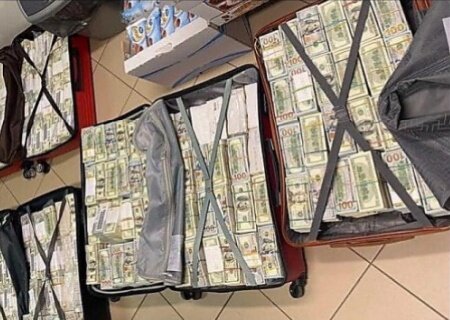    Таможня даёт добро: бизнесмены и политики покинули Украину с миллионами незадекларированных долларов