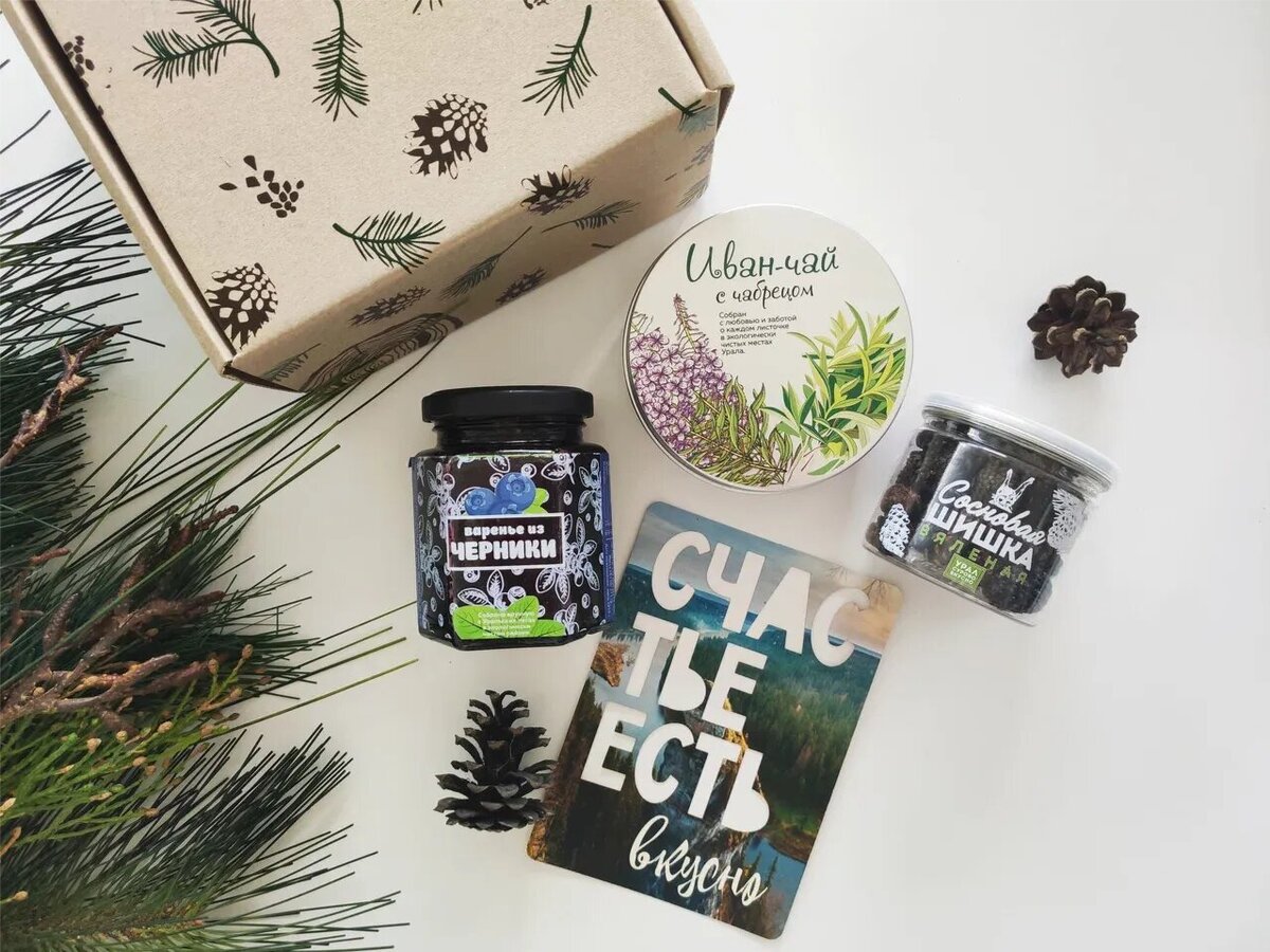 Можно купить готовый подарочный набор из варенья, иван-чая, сосновых вяленых шишек и уральской открытки. Фото: Инпро&Ель / Яндекс Карты