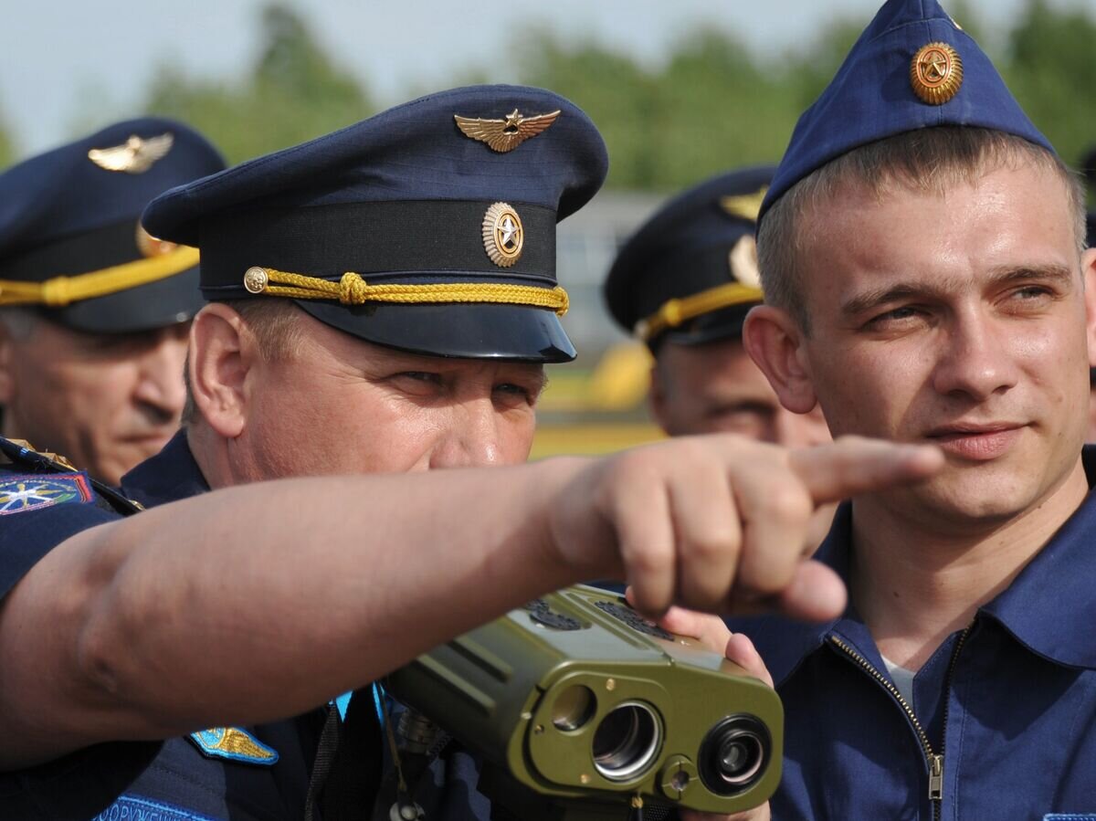    Офицеры вооруженных сил РФ во время совместной воздушно-огневой конференции ВВС И ПВО России и Белоруссии© РИА Новости / Евгений Епанчинцев