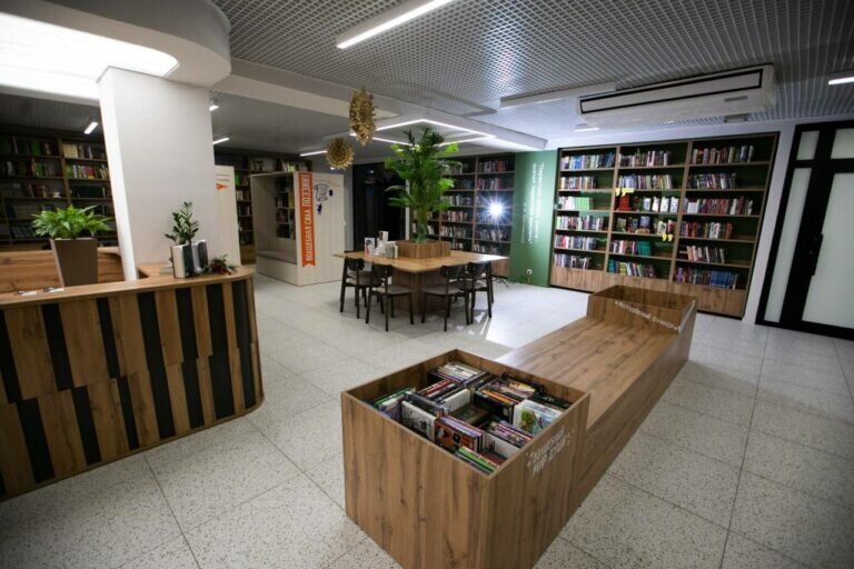    Денис Паслер: Мы уделяем серьезное внимание развитию библиотечной сети в Оренбуржье Кристина Просвиркина