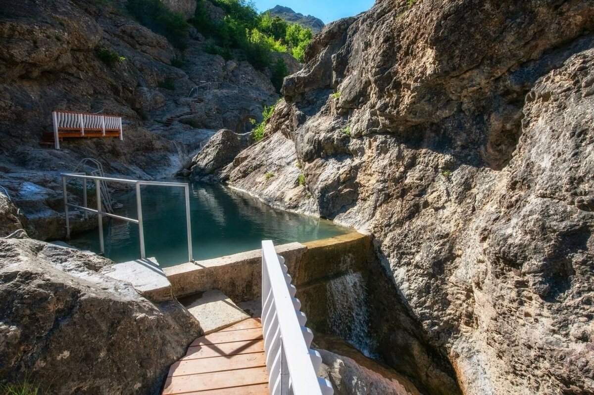  Ванночка-купель на реке Арпат в Алуштинском регионе // Фото: Николай Кононов, Судакский лесхоз 