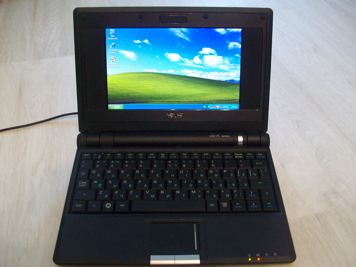 Asus EEE PC 700. Фото автора.