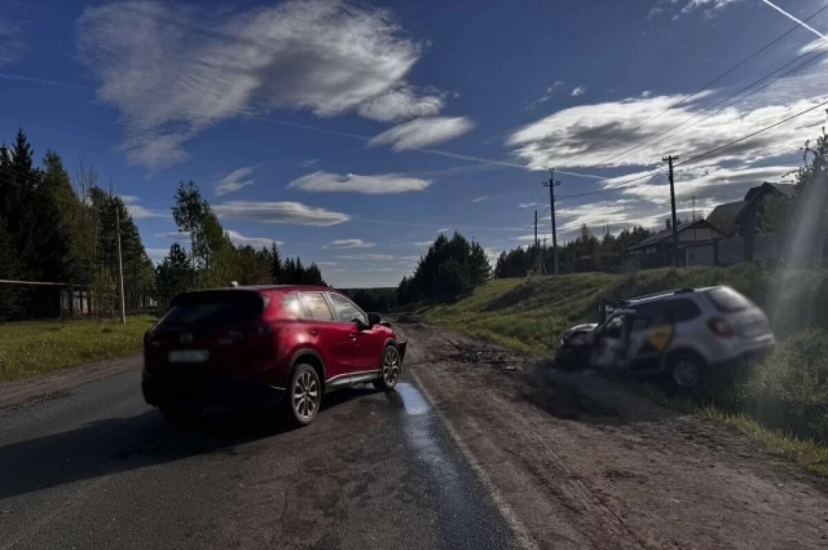    76-летний водитель автомобиля Mazda потерял сознание и автомобиль выехал на полосу встречного движения