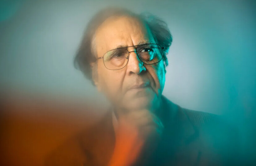 Заслуженный профессор физики университета Мэтьюса Пран Натх. Фото: Адам Гланцман/Северо-восточный университет.