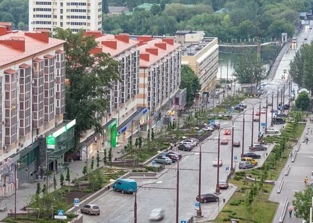    «Красивый проспект обезобразили». В Донецке демонтировали качественную плитку и положили некачественный асфальт. Кому это нужно?