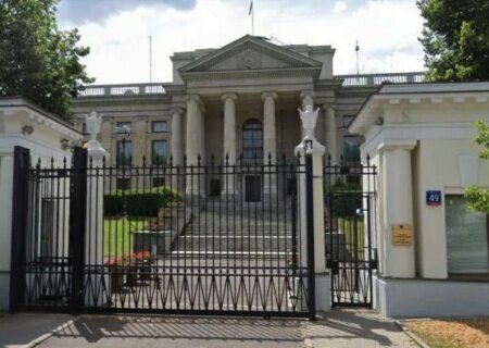    Польша запретила российским дипломатам свободно перемещаться по стране