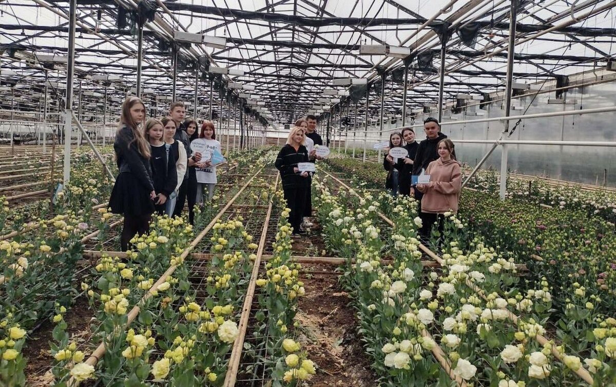    Оренбургские школьники и студенты знакомятся с профессиями и профессионалами своего дела Марина Шарт