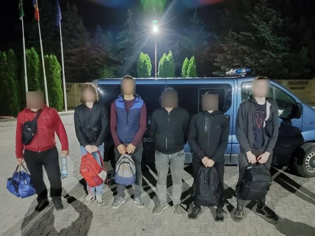    Граждане Украины, задержанные при незаконном пересечении молдавской границы© Фото : Poliția de Frontieră a Republicii Moldova/Telegram