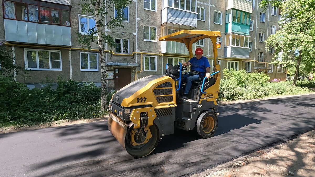 В Иванове асфальтируют придомовые территории | IvanovoNEWS | БАРС | Новости  | Иваново | Дзен