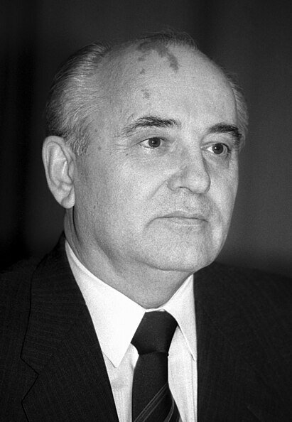 Михаил Сергеевич Горбачёв (2 марта 1931, Привольное, Медвеженский район, Северо-Кавказский край, СССР — 30 августа 2022, Москва, Россия) — советский и российский государственный, политический, партийный и общественный деятель. Последний Генеральный секретарь ЦК КПСС (1985—1991). Последний Председатель Президиума Верховного Совета СССР (1988—1989), затем первый председатель Верховного Совета СССР (1989—1990). Единственный в истории президент СССР (1990—1991)