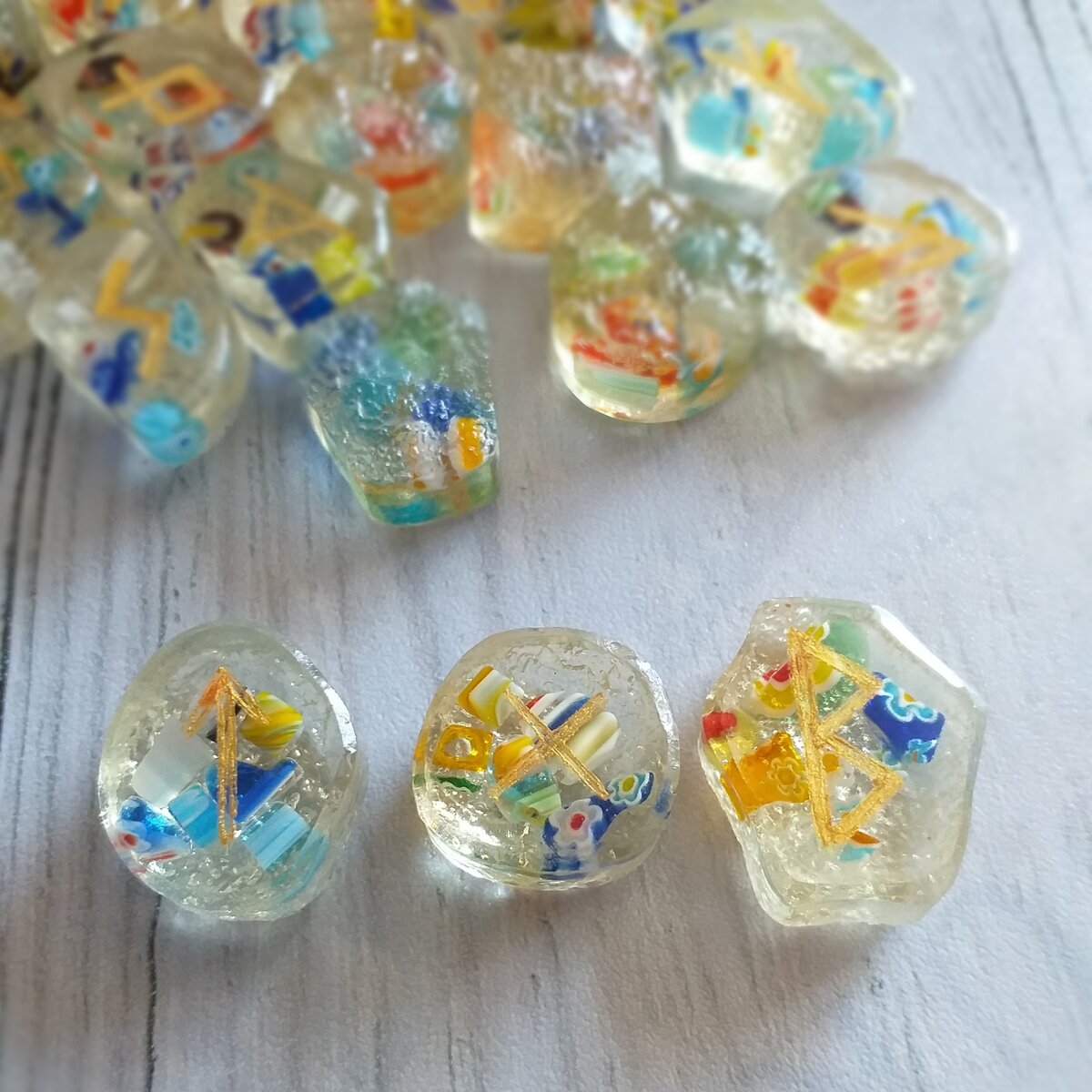 Руны Тейваз, Гебо, Беркана из муранского стекла и эпоксидной смолы