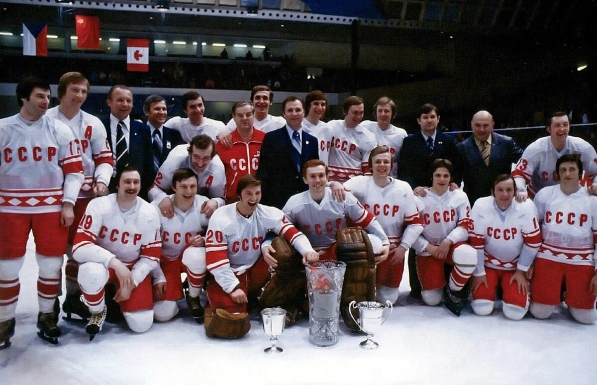 Фото с яндекс.картинки (радость чемпионов мира 1978 года)