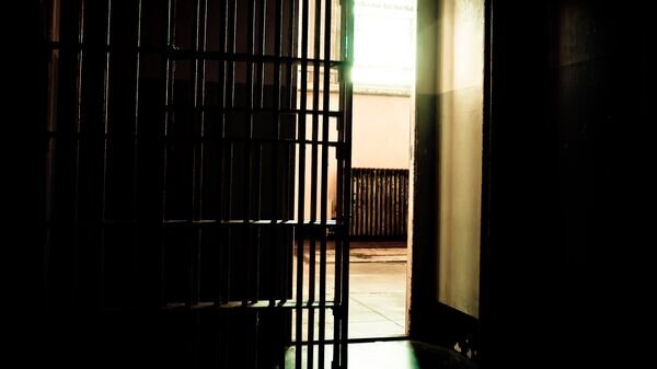    CC BY 2.0 / sean hobson / the hole