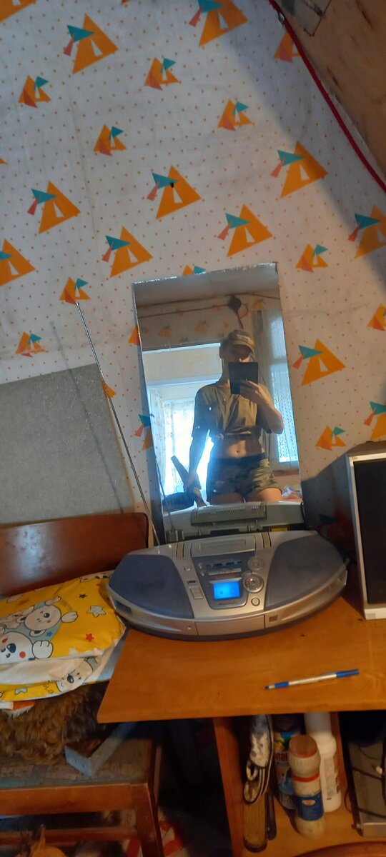 Уборка в разгаре. Уборщица пока жирненькая, потому что от нервов ест корзины печенья и банки варенья) Посмотрим через месяц. Беляш с живота должен уйти.