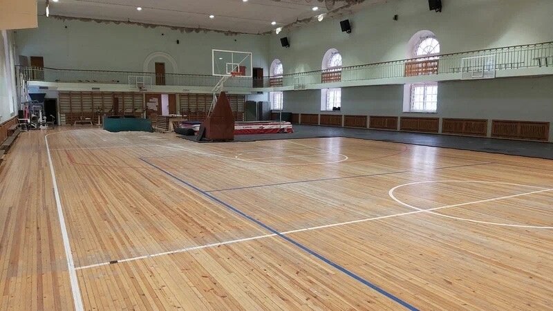 Зал спортивный для акробатики и легкой атлетики (Манеж в Ломоносове) Источник фото: http://www.manezh-spb.ru/