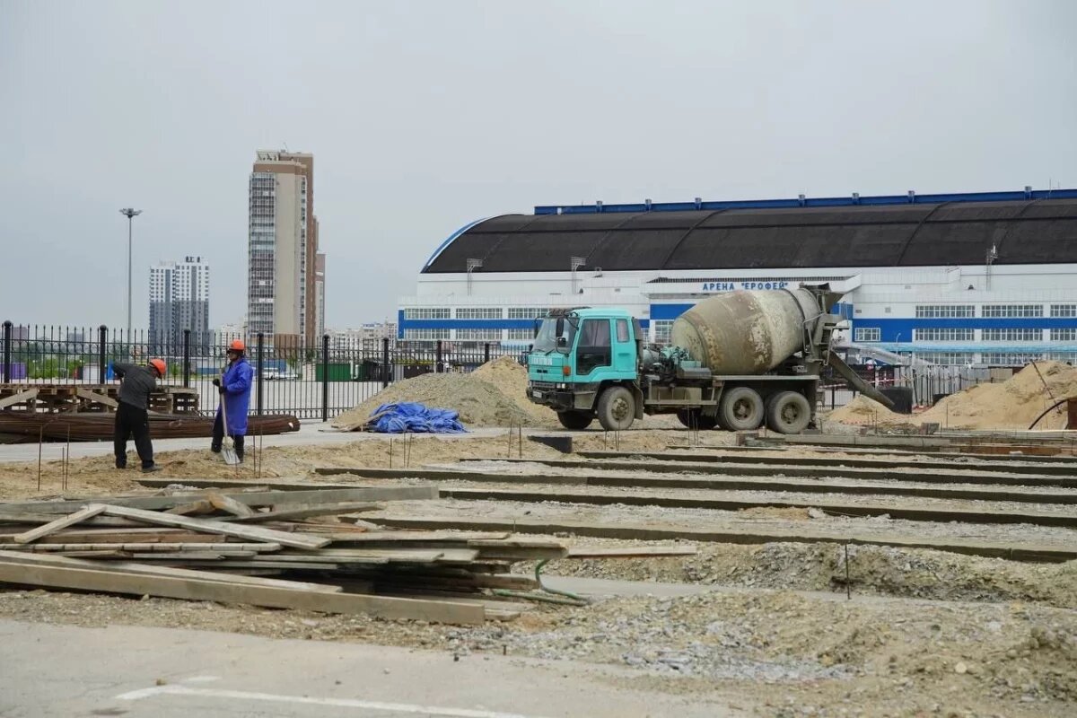   Демешин оценил ход строительства спортзала на арене «Ерофей» в Хабаровске