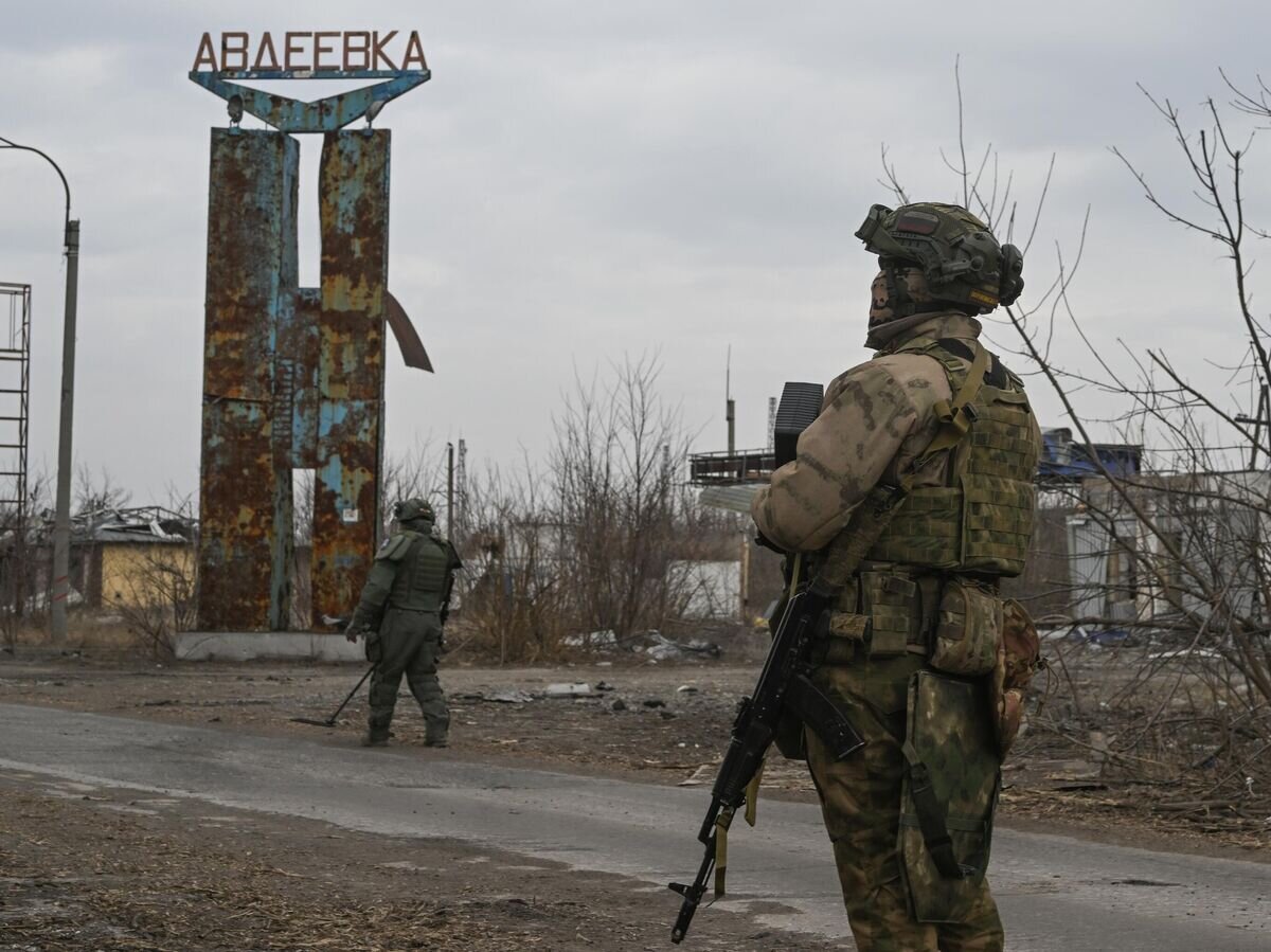    Военнослужащие Отдельной инженерной бригады Центрального военного округа (ЦВО) в Авдеевке© РИА Новости / Станислав Красильников