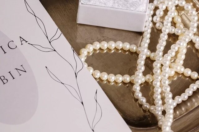    Почему нельзя дарить жемчуг женщине?