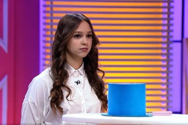    15-летняя Алиса Данилова из Бузулука пришла в детский сезон шоу «Кондитер»