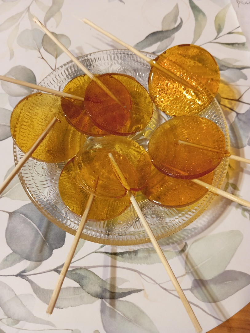 Жаль, той формы у меня нет, как раньше, с рыбками и петушками