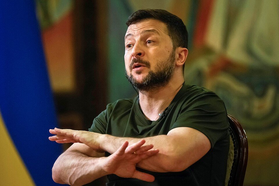    Нелегитимный Зеленский не имеет права объявлять на Украине мобилизацию REUTERS
