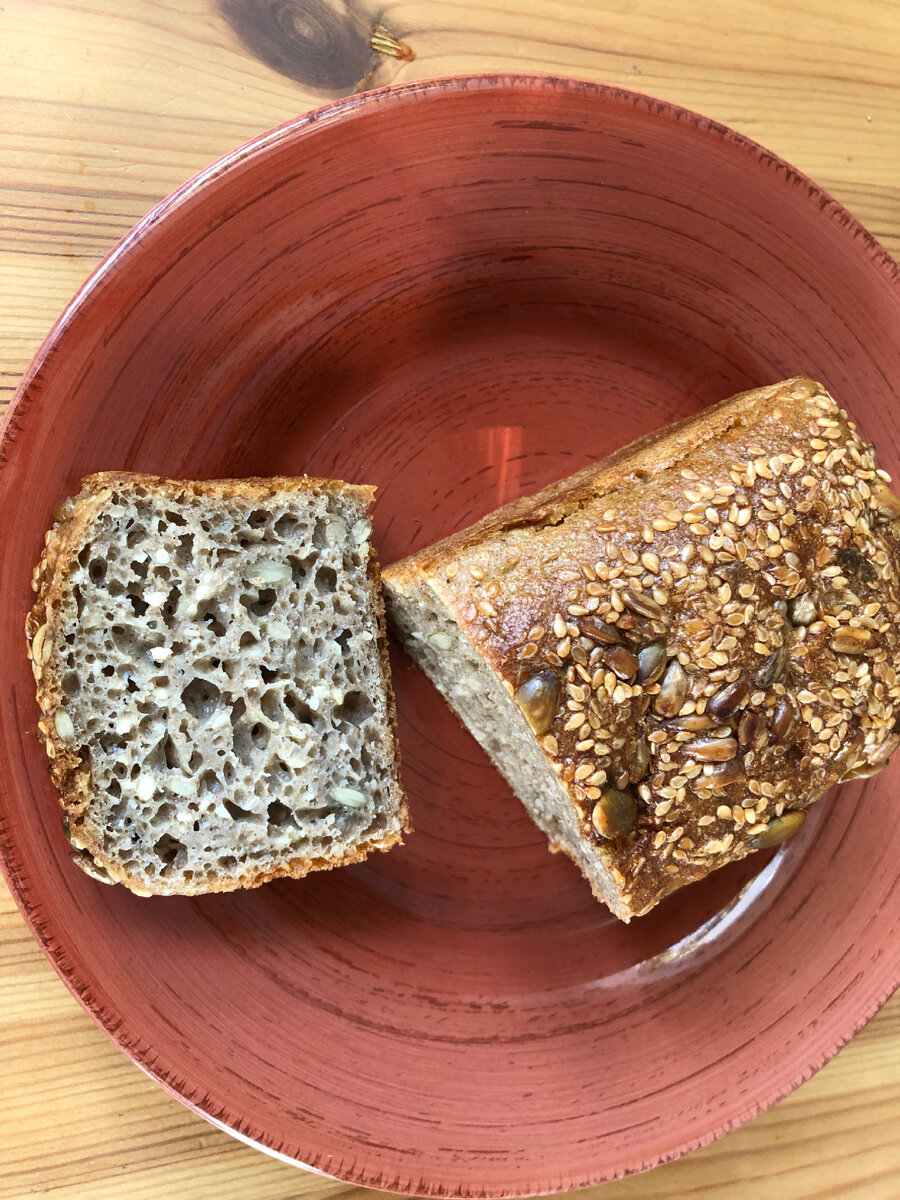 Цельнозерновой ржаной хлеб из "Гоголь-Моголь" на Гоголевском бульваре в центре столицы.